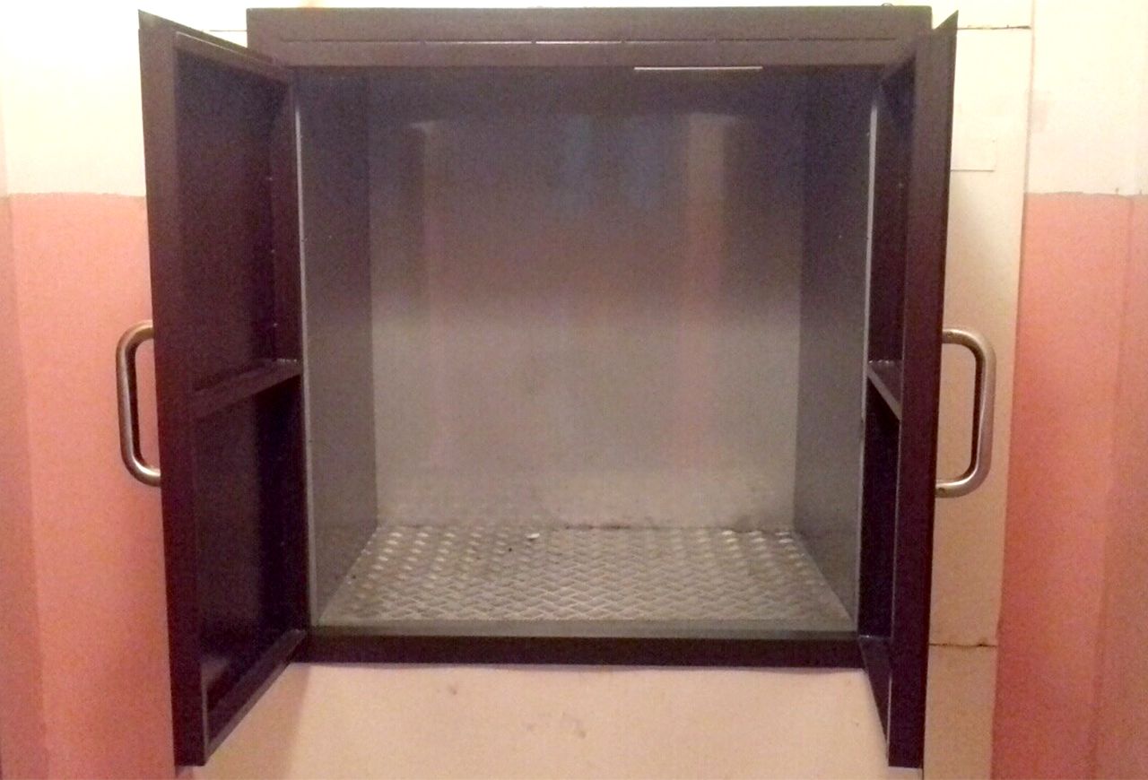 Подъемник грузовой в металлокаркасной шахте, 1000 кг, Тюмень