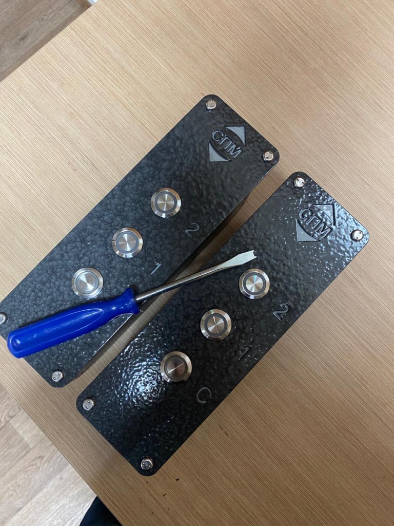 Антивандальные посты управления подъемником