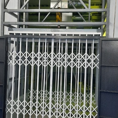 Грузовой подъёмник в металлокаркасной шахте ПГ-МШ-200